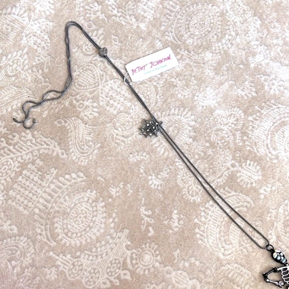 Brand New Betsey Johnson Halloween Glow in the Dark Skeleton Long Necklace - Picture 12 of 14
